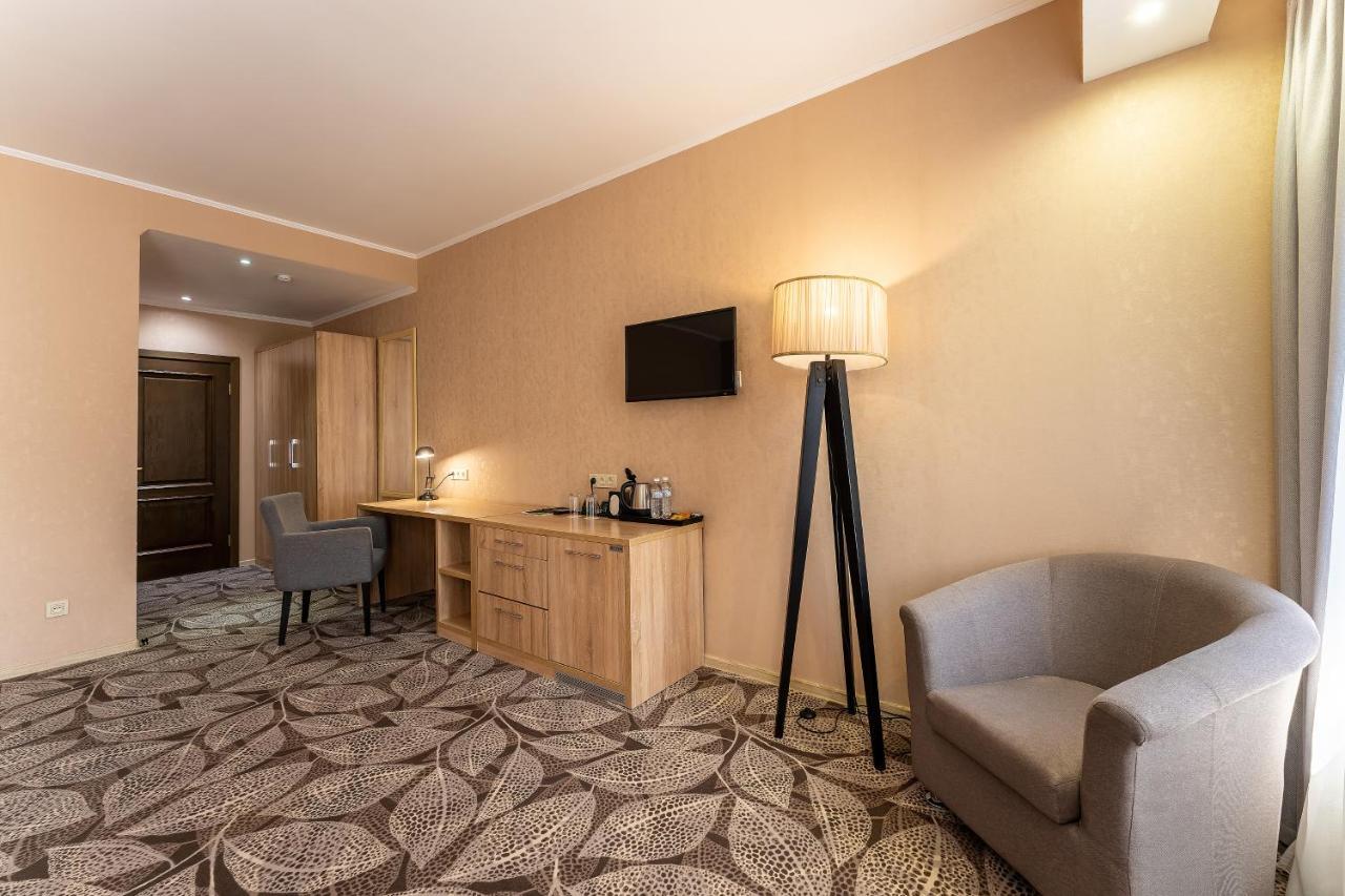 Renion Park Hotel Алмати Екстер'єр фото