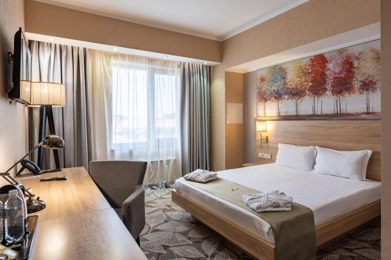 Renion Park Hotel Алмати Екстер'єр фото