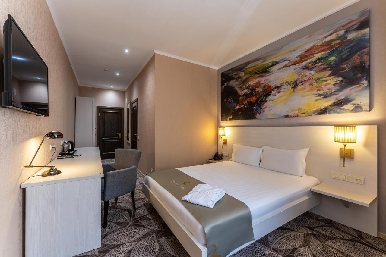 Renion Park Hotel Алмати Екстер'єр фото