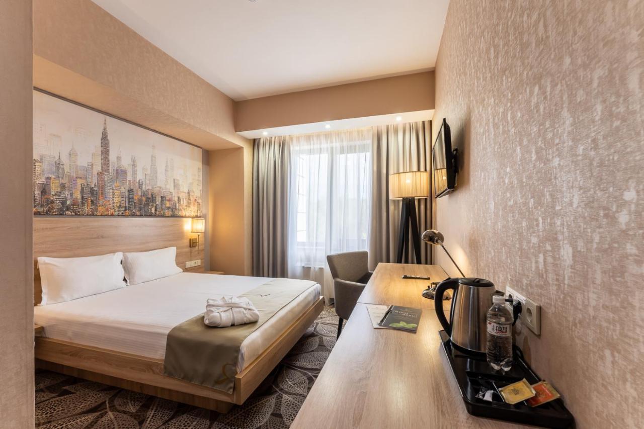 Renion Park Hotel Алмати Екстер'єр фото