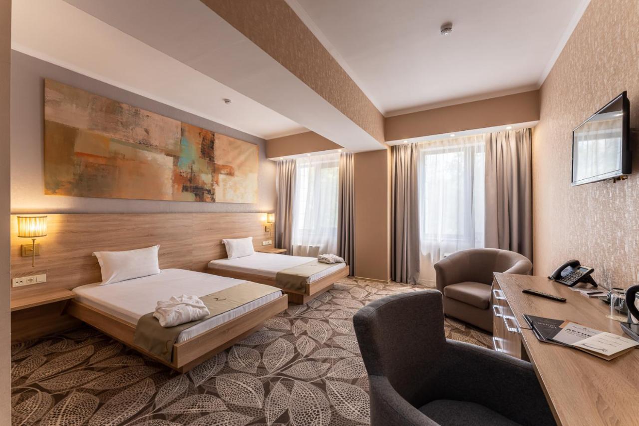 Renion Park Hotel Алмати Екстер'єр фото