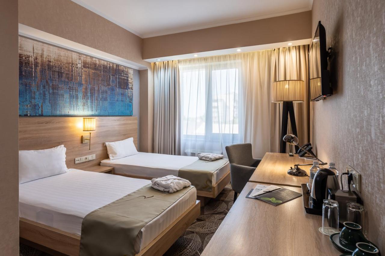 Renion Park Hotel Алмати Екстер'єр фото
