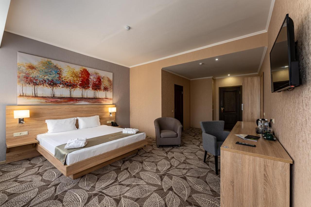 Renion Park Hotel Алмати Екстер'єр фото
