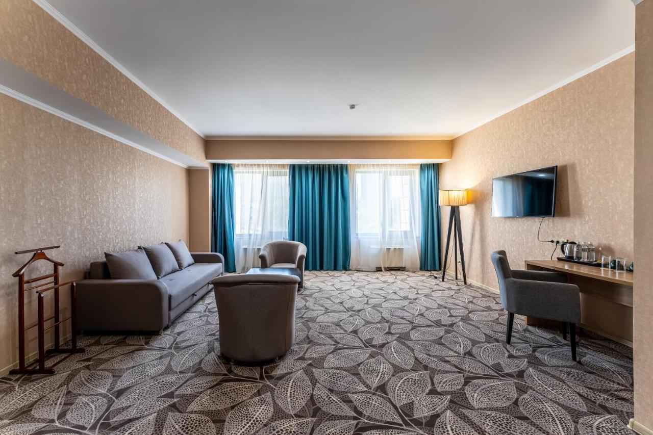 Renion Park Hotel Алмати Екстер'єр фото