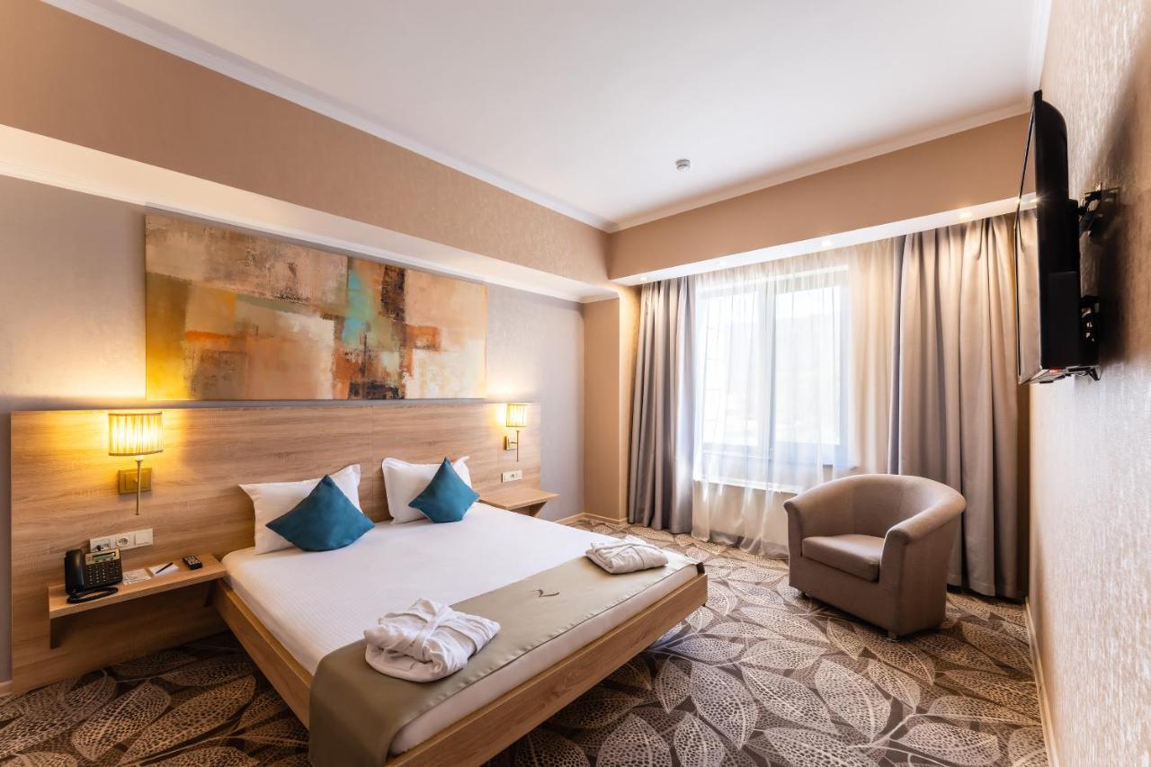 Renion Park Hotel Алмати Екстер'єр фото