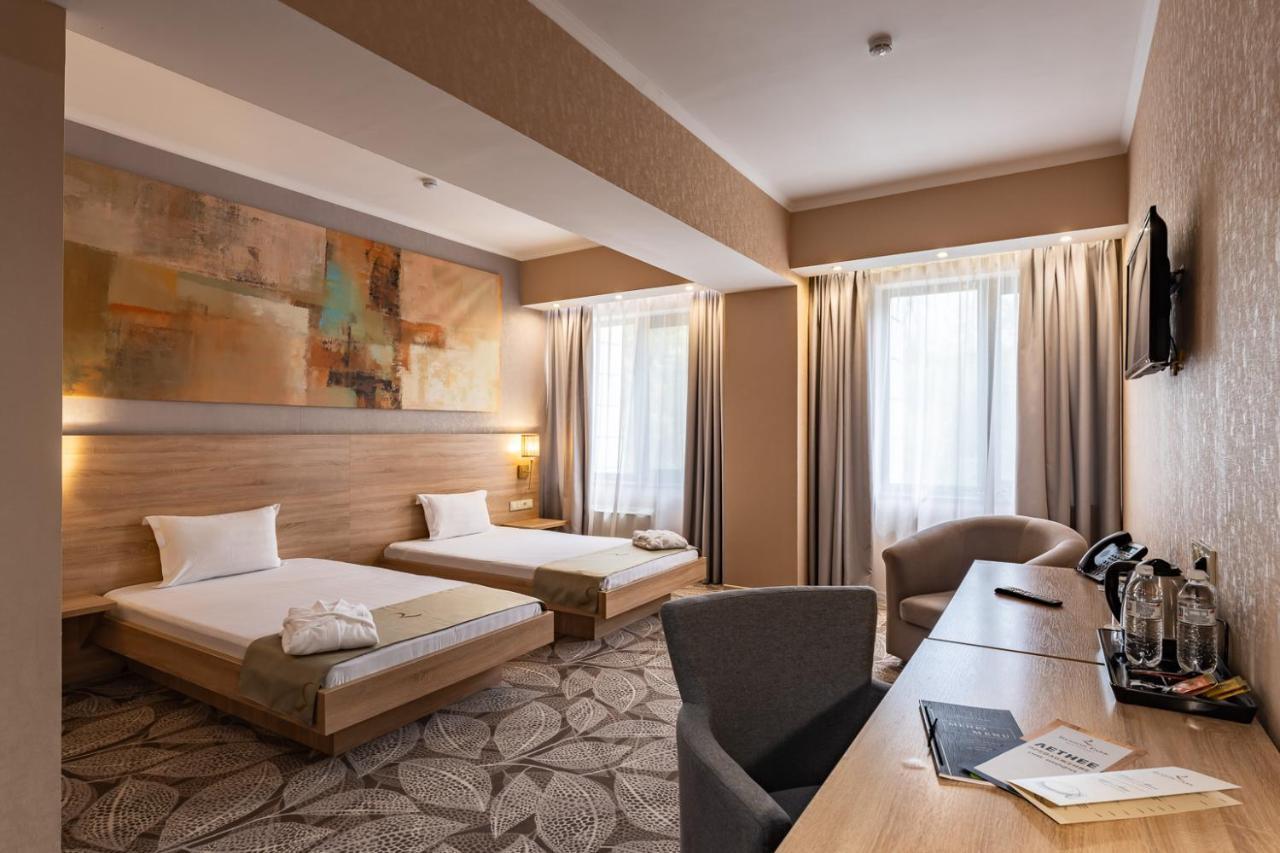 Renion Park Hotel Алмати Екстер'єр фото